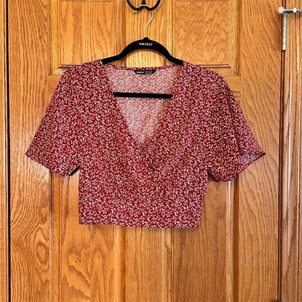 SHEIN Women's M Red Floral Wrap V-Neck Short Sleeve Blouse Casual